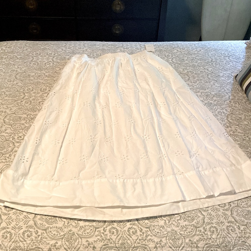 Universal Thread - Eyelet Floral White Long Skirt Sz XXL